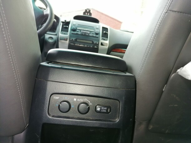 Toyota Land Cruiser Prado J120, 7 мест, 2006 г.
