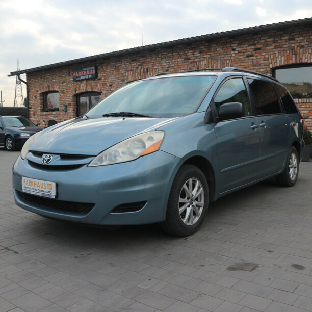 Toyota Sienna II (XL20) · Рестайлинг, 7 мест, 2009 г.