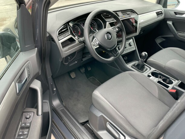 Volkswagen Touran III, 7 мест, 2018 г.