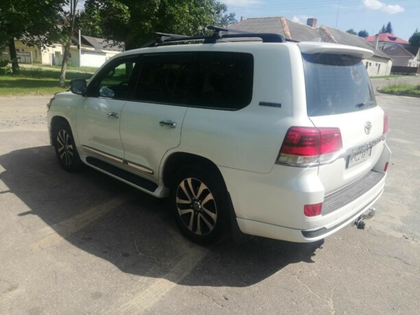 Toyota Land Cruiser J200 · 2-й рестайлинг, 7 мест, 2019 г.