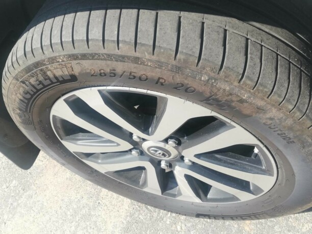 Toyota Land Cruiser J200 · 2-й рестайлинг, 7 мест, 2019 г.