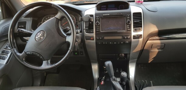 Toyota Land Cruiser Prado J120, 7 мест, 2008 г.