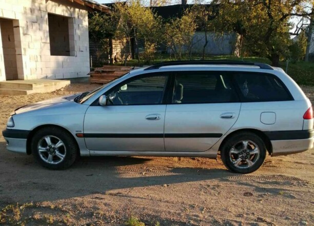 Toyota Avensis I (T220), 1999 г.