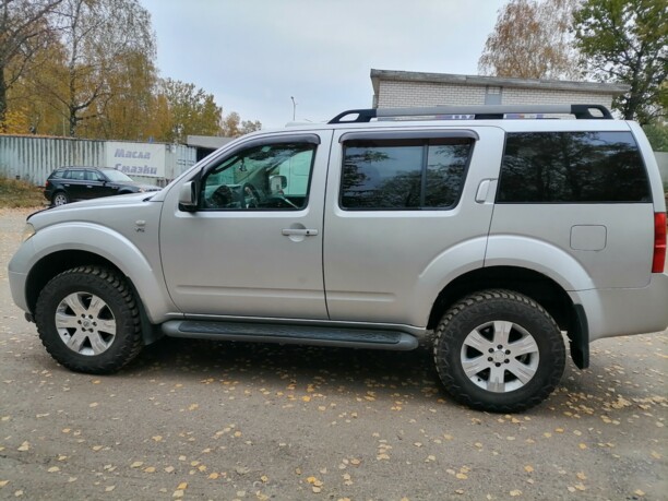 Nissan Pathfinder R51, 7 мест, 2005 г.