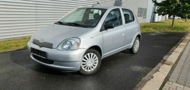 Toyota Yaris I (P1), 2001 г.