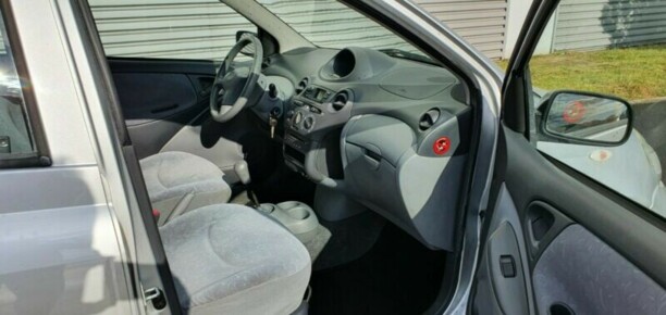 Toyota Yaris I (P1), 2001 г.