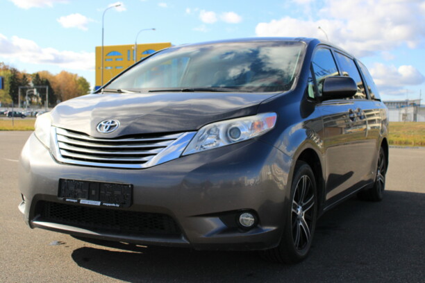 Toyota Sienna III (XL30), 7 мест, 2011 г.