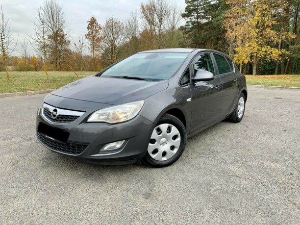 Opel Astra J, 2010 г.