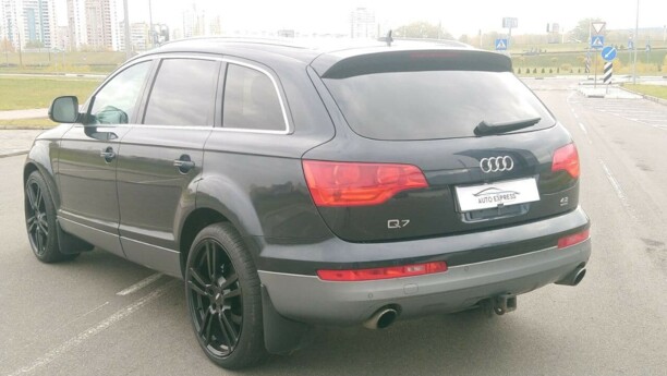 Audi Q7 4L, 7 мест, 2007 г.