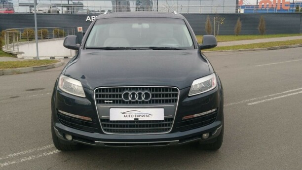 Audi Q7 4L, 7 мест, 2007 г.
