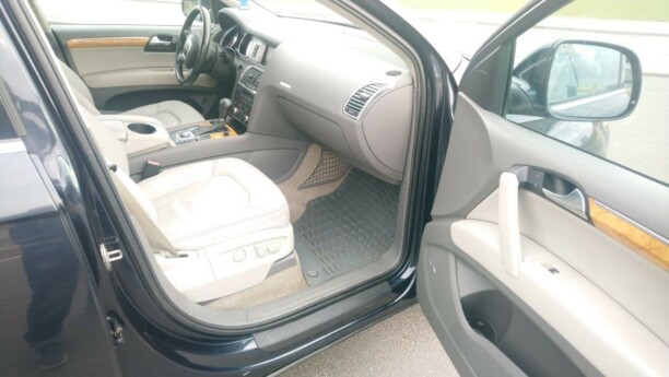 Audi Q7 4L, 7 мест, 2007 г.