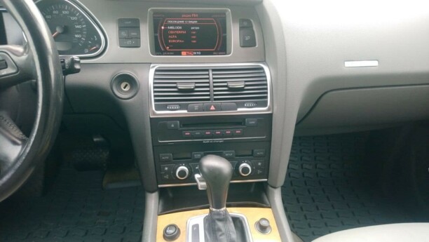 Audi Q7 4L, 7 мест, 2007 г.