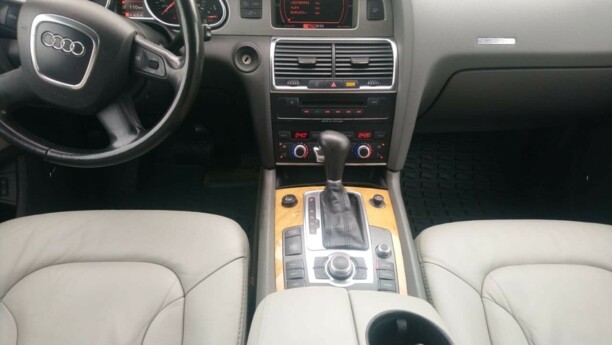 Audi Q7 4L, 7 мест, 2007 г.