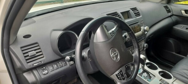 Toyota Highlander II (XU40) · Рестайлинг, 7 мест, 2012 г.