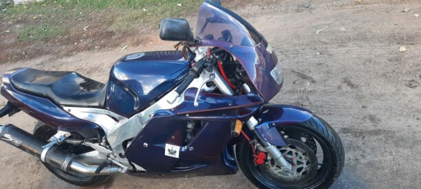 Yamaha FZR, 2000 г.