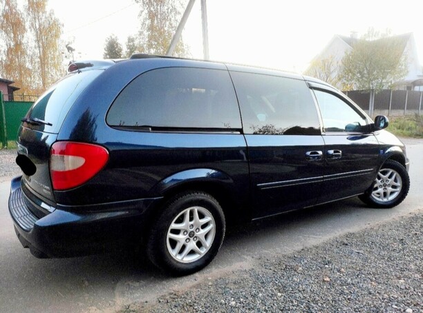 Chrysler Grand Voyager IV, 7 мест, 2005 г.