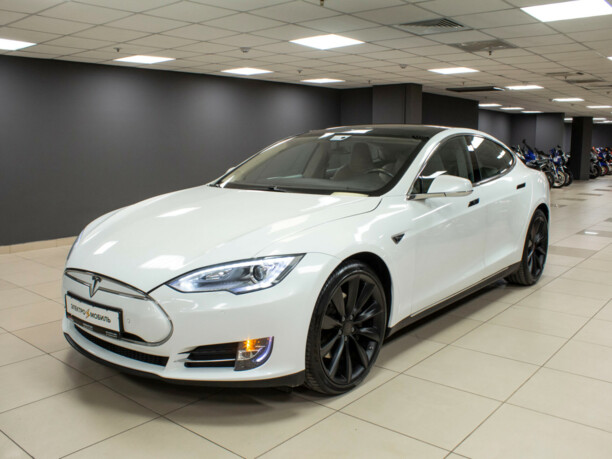 Tesla Model S I, 2013 г.