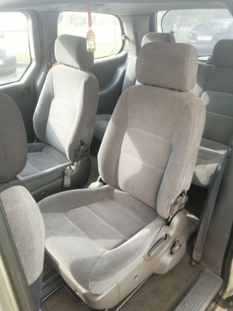 Kia Carnival I, 7 мест, 2000 г.