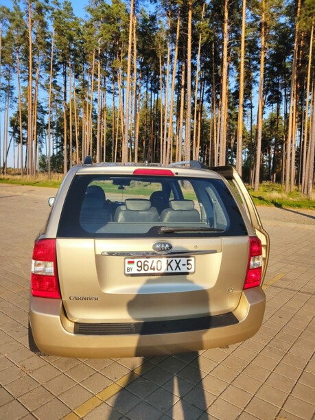 Kia Carnival II, 7 мест, 2008 г.