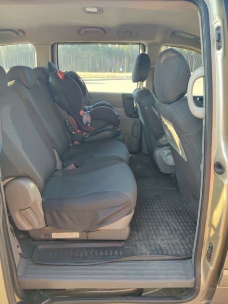 Kia Carnival II, 7 мест, 2008 г.