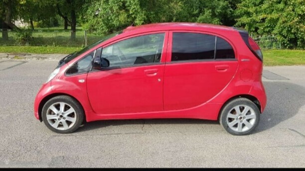 Peugeot iOn, 2011 г.