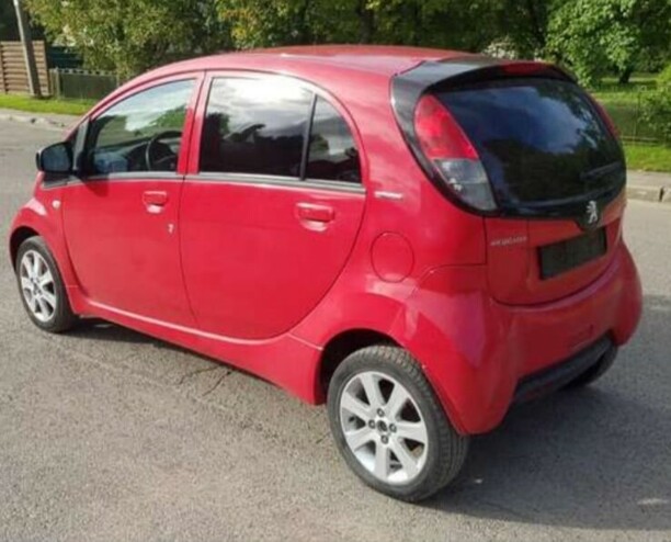 Peugeot iOn, 2011 г.