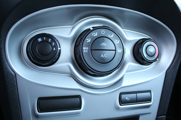Ford Fiesta VI · Рестайлинг, 2014 г.