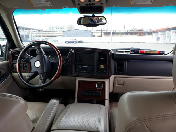Cadillac Escalade II, 7 мест, 2006 г.