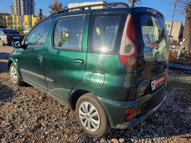Toyota Yaris Verso, 2000 г.
