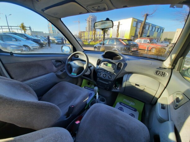 Toyota Yaris Verso, 2000 г.
