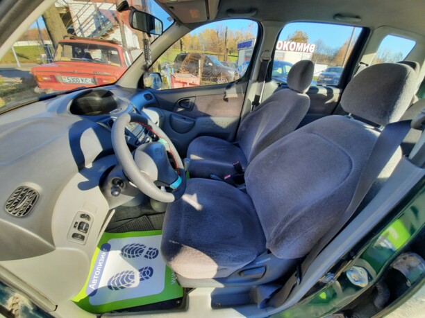 Toyota Yaris Verso, 2000 г.