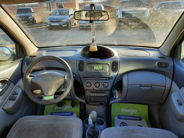Toyota Yaris Verso, 2000 г.