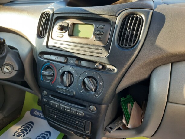Toyota Yaris Verso, 2000 г.