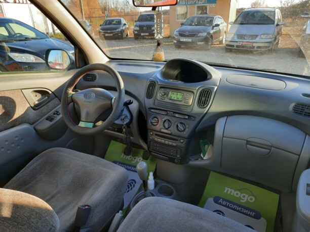 Toyota Yaris Verso, 2000 г.