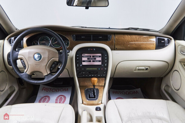 Jaguar X-Type, 2001 г.