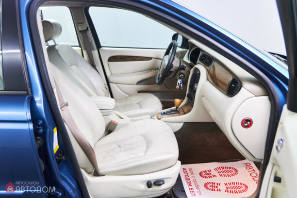 Jaguar X-Type, 2001 г.