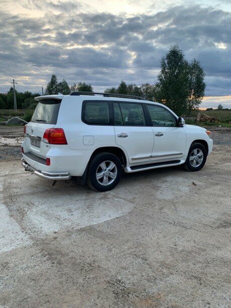 Toyota Land Cruiser J200 · Рестайлинг, 7 мест, 2013 г.