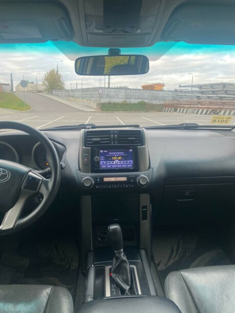 Toyota Land Cruiser Prado J150, 7 мест, 2010 г.
