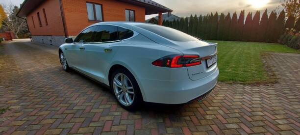 Tesla Model S I, 2014 г.