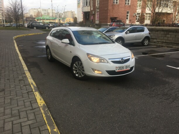 Opel Astra J, 2011 г.