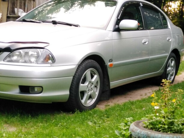 Toyota Avensis I (T220) · Рестайлинг, 2001 г.