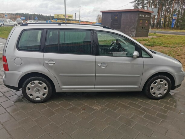 Volkswagen Touran I, 7 мест, 2005 г.