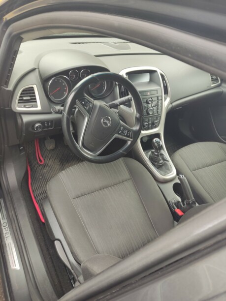 Opel Astra J, 2010 г.