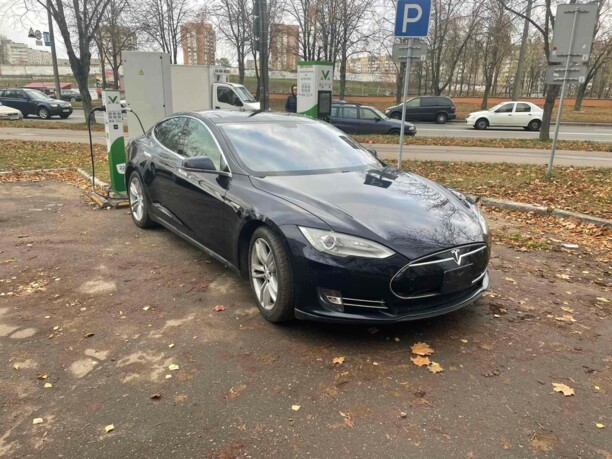 Tesla Model S I, 2013 г.