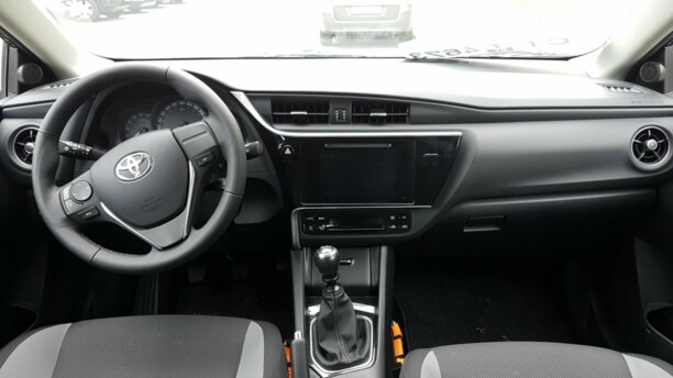 Toyota Auris II (E180) · Рестайлинг, 2017 г.