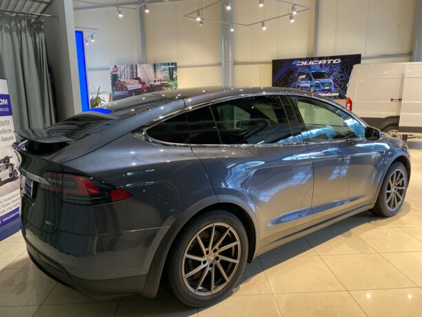 Tesla Model X, 2017 г.