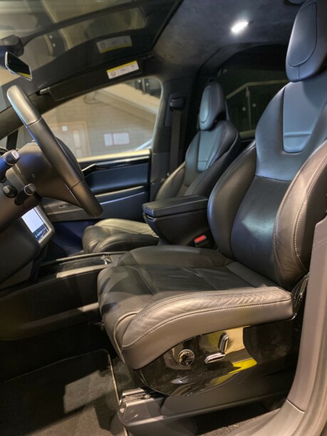 Tesla Model X, 2017 г.