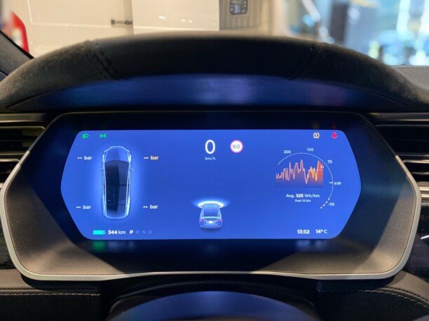 Tesla Model X, 2017 г.