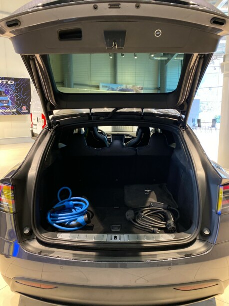 Tesla Model X, 2017 г.