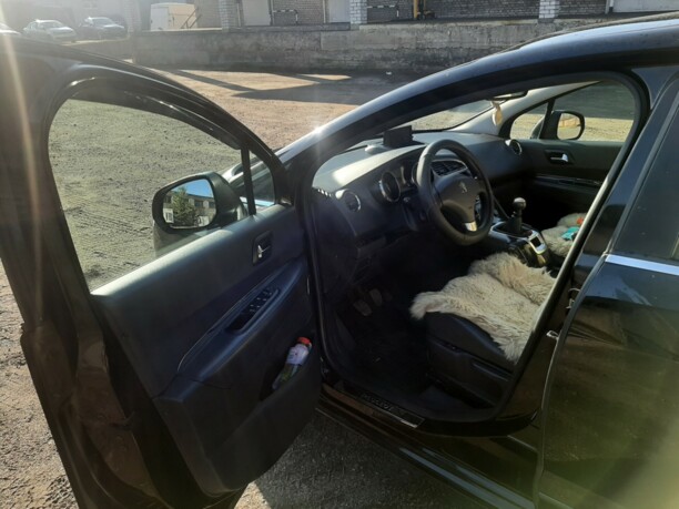 Peugeot 5008 I · Рестайлинг, 7 мест, 2014 г.